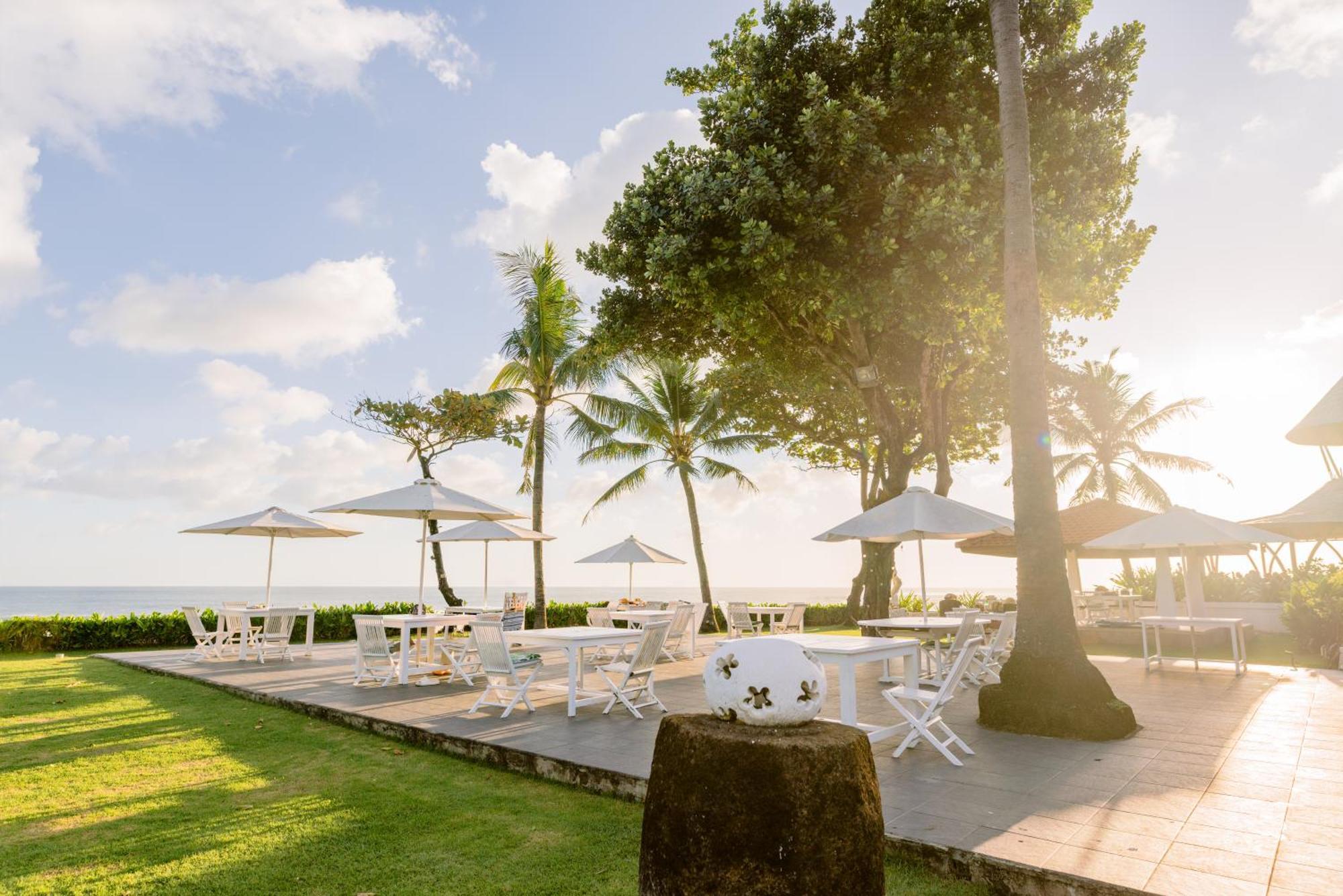 Legong Keraton Beach Hotel Canggu Exterior foto
