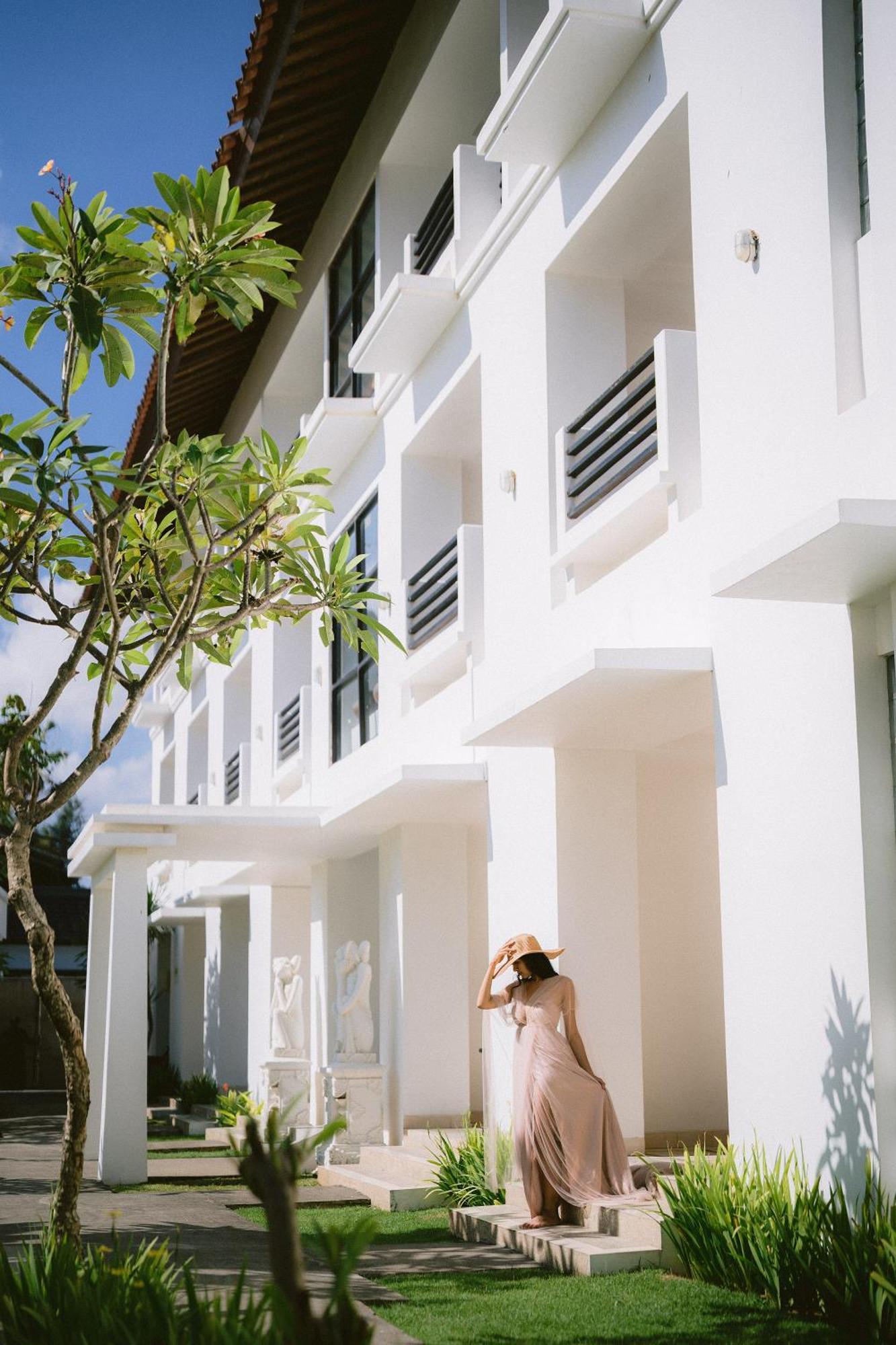 Legong Keraton Beach Hotel Canggu Exterior foto