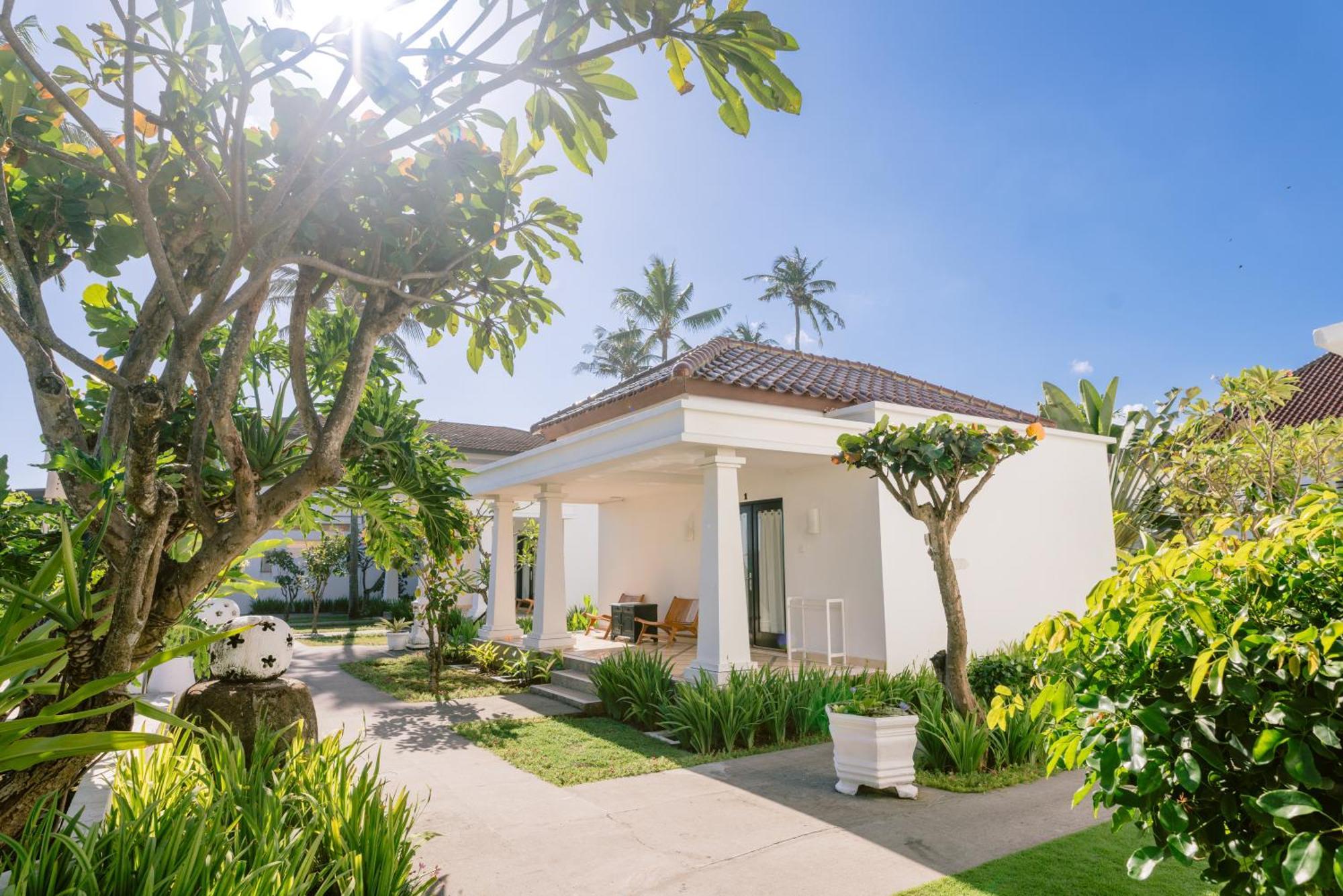 Legong Keraton Beach Hotel Canggu Exterior foto