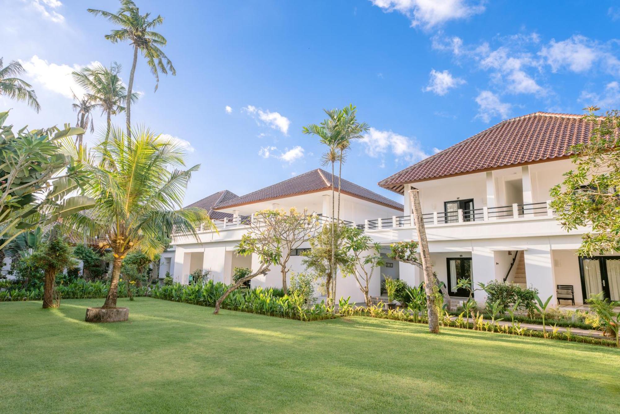 Legong Keraton Beach Hotel Canggu Exterior foto
