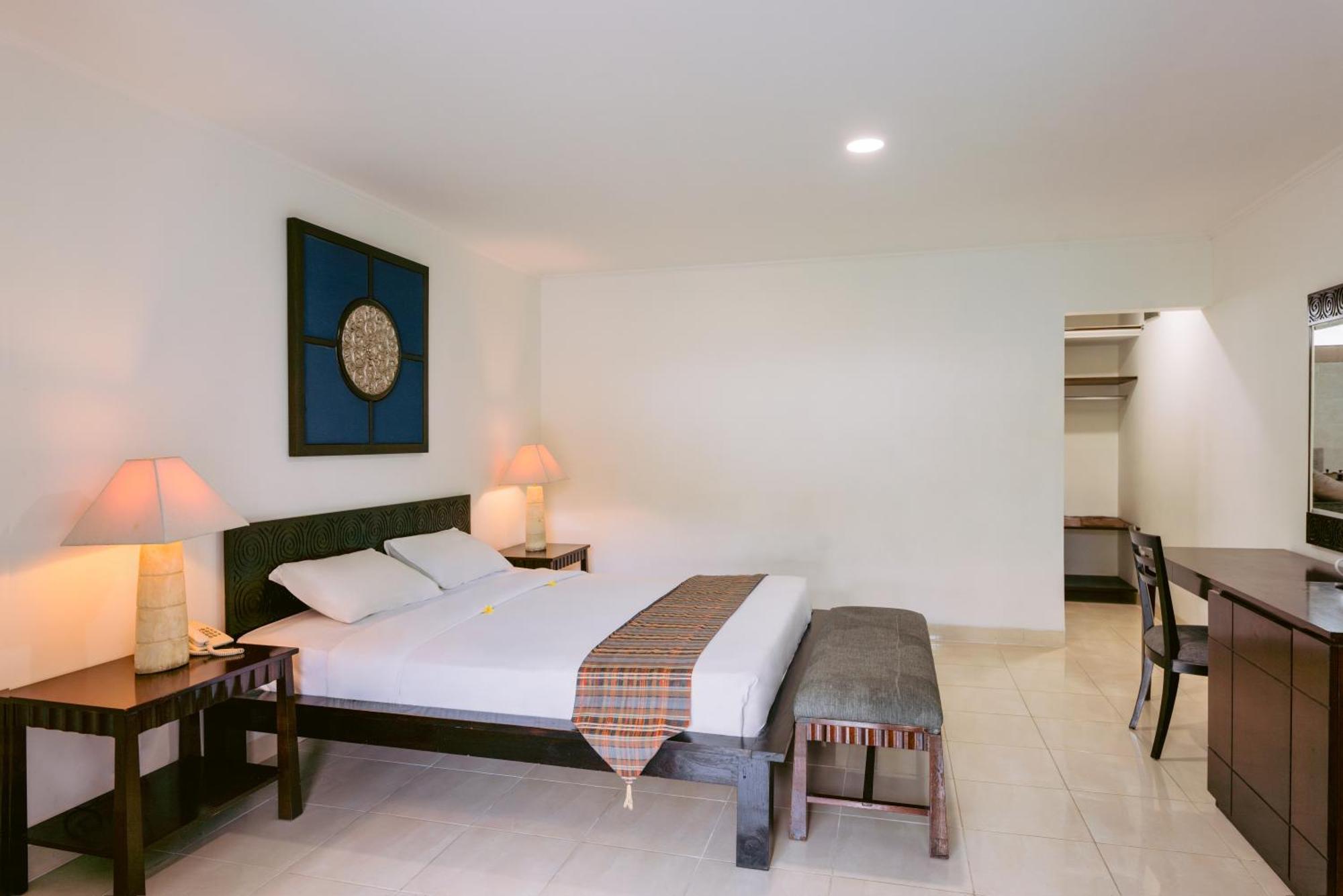 Legong Keraton Beach Hotel Canggu Exterior foto