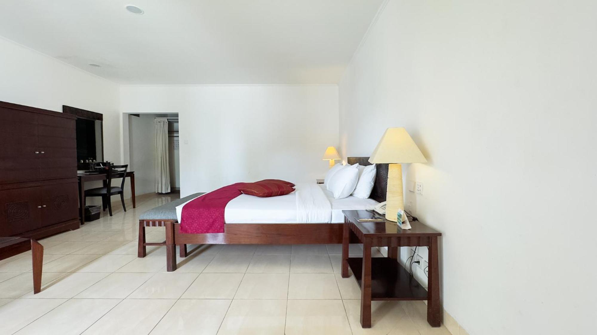 Legong Keraton Beach Hotel Canggu Exterior foto