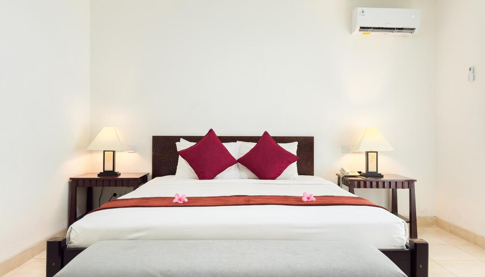 Legong Keraton Beach Hotel Canggu Exterior foto