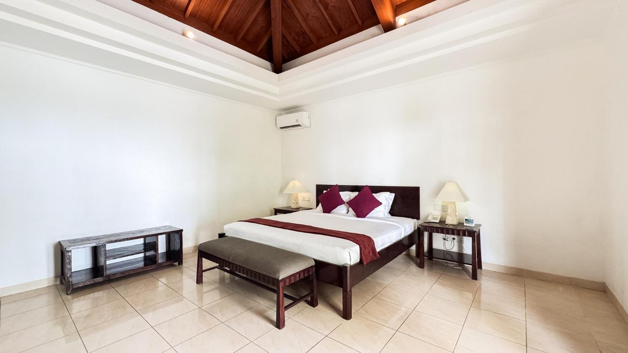 Legong Keraton Beach Hotel Canggu Exterior foto