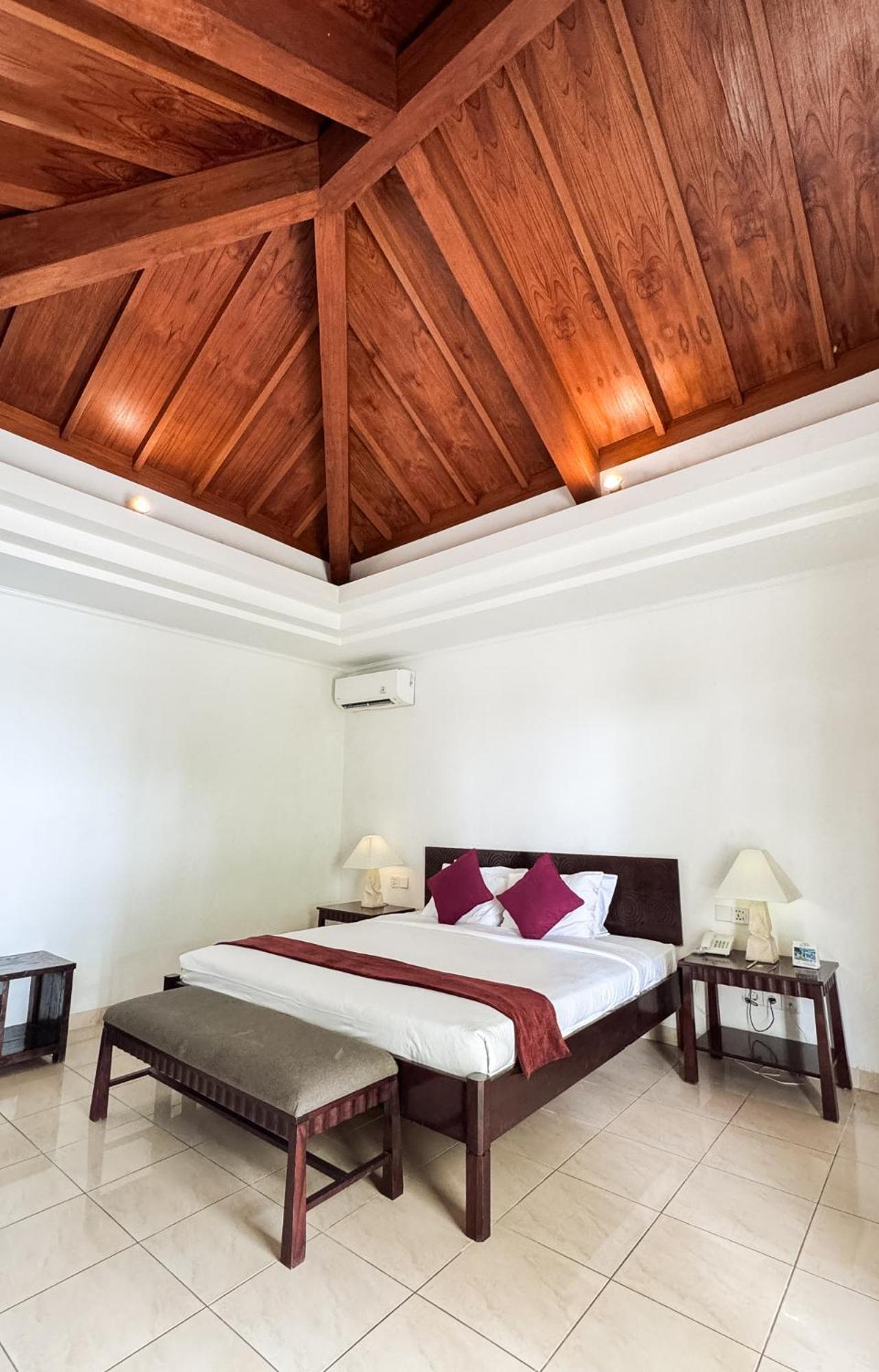 Legong Keraton Beach Hotel Canggu Exterior foto